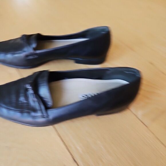 Trotters Womens Relate Flat/Loafers Shoes Black Leather  Size 7.5 with Knot/ bow - Picture 3 of 8